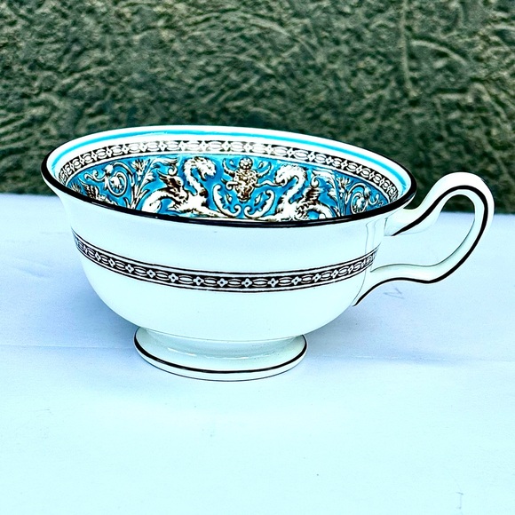 Wedgwood FLORENTINE Turquoise -  Four Peony Shaped Footed Cups - Picture 1 of 5